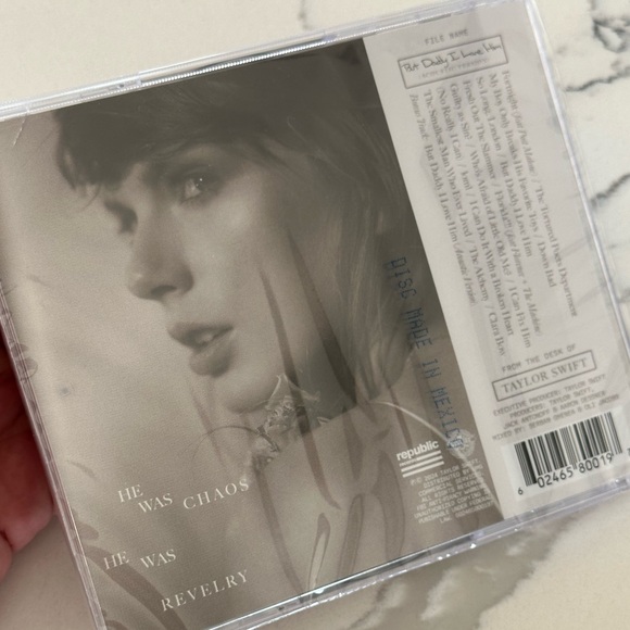 NEW SEALED Taylor Swift TTPD CD + Bonus But Daddy I Love Him (Acoustic Version) - Picture 5 of 5